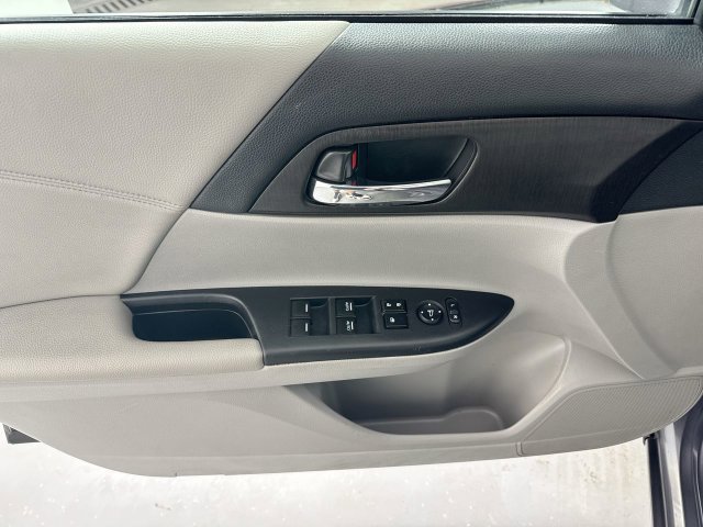 Used 2014 Honda Accord EX image 19