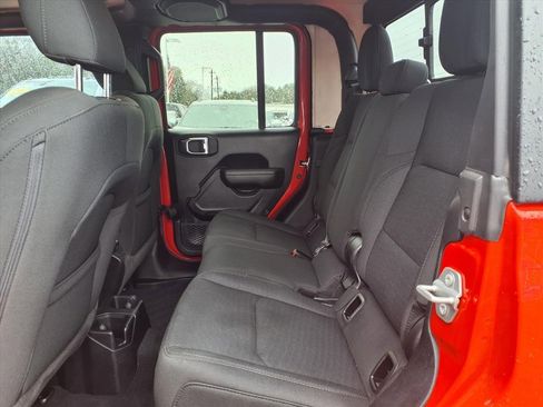 Used 2021 Jeep Gladiator Sport image 18