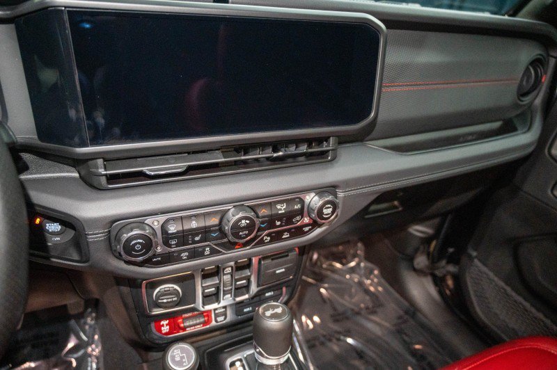 Used 2024 Jeep Wrangler Unlimited Rubicon 392 AWD/4WD image 25