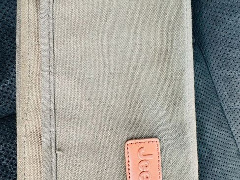 Used 2014 Jeep Grand Cherokee SRT image 40