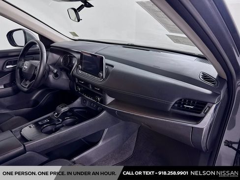 Certified 2025 Nissan Rogue SV FWD image 26
