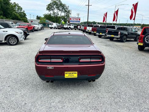 Used 2019 Dodge Challenger SXT RWD image 15