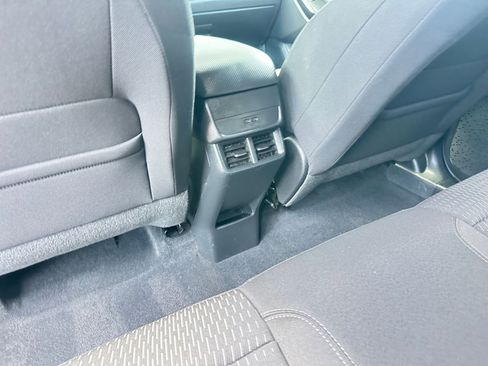 Used 2025 Chevrolet Equinox LT image 24