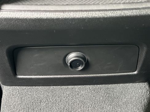 Used 2025 BMW X6 xDrive40i w/ Climate Comfort Package image 22