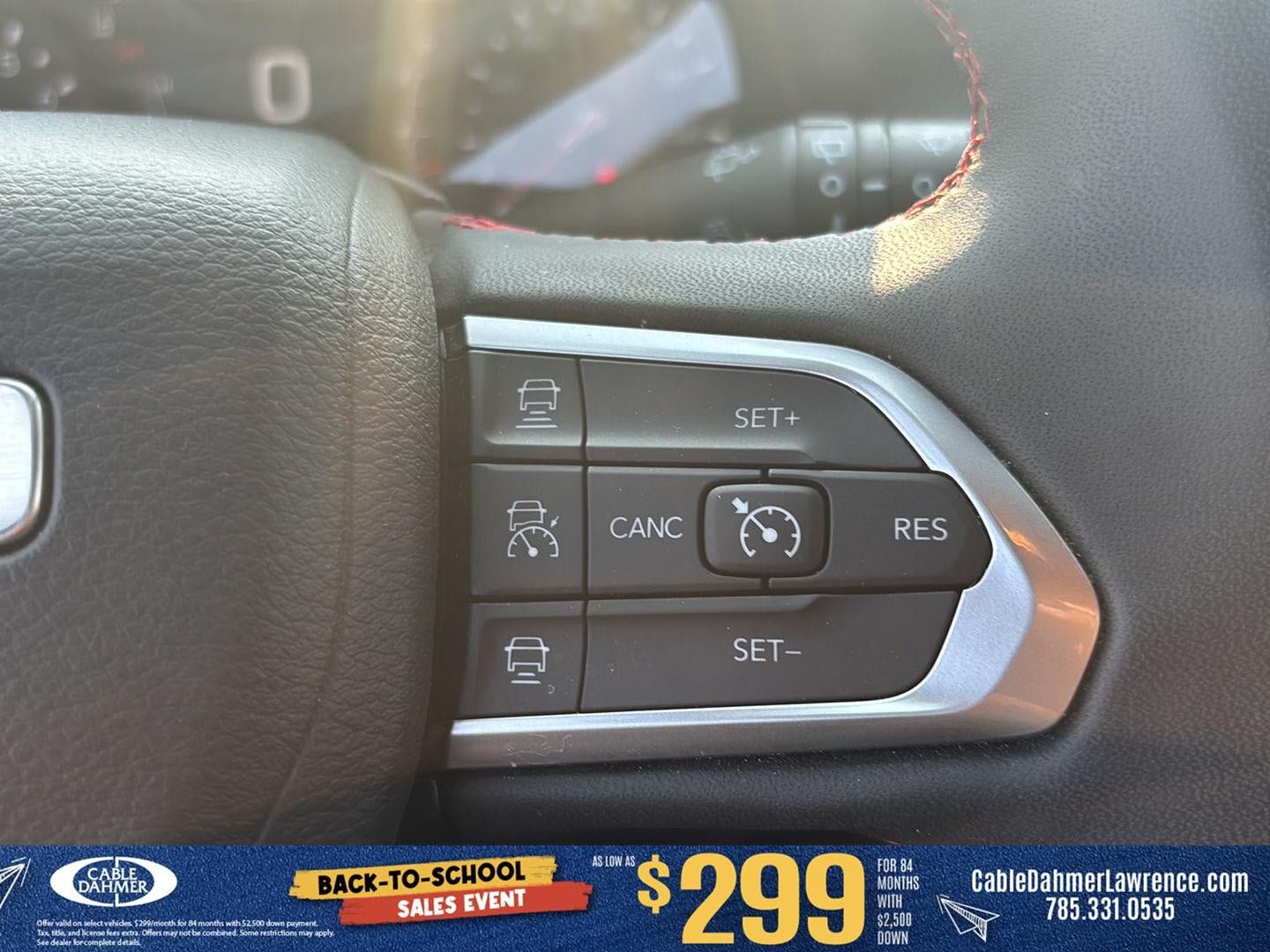 Used 2025 Jeep Compass Trailhawk AWD/4WD image 14
