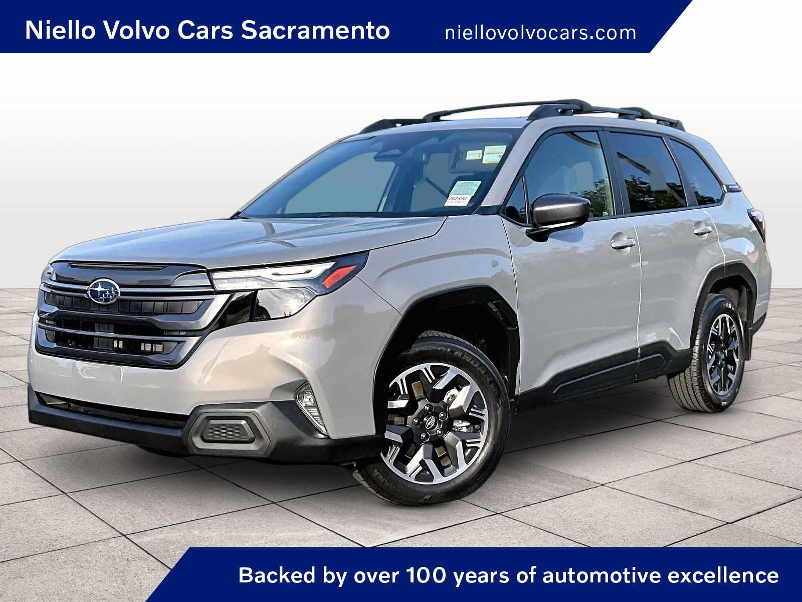 Used 2025 Subaru Forester Premium AWD/4WD image 1