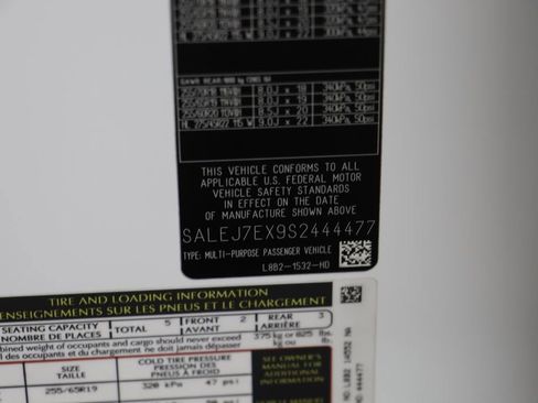 Certified 2025 Land Rover Defender 110 S AWD/4WD image 25