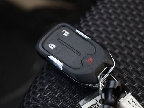 Used 2024 GMC Terrain SLE image 26