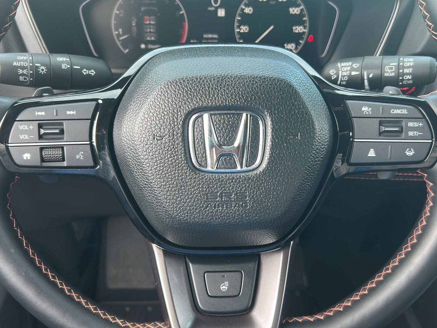 Used 2025 Honda Pilot TrailSport image 11