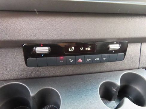 Used 2021 Mercedes-Benz Sprinter 2500 image 27