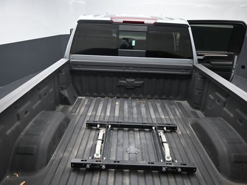 Used 2025 Chevrolet Silverado 2500 LT AWD/4WD image 7
