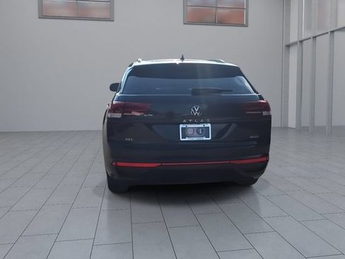 Used 2022 Volkswagen Atlas Cross Sport SEL R-Line AWD/4WD image 7