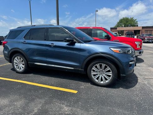 Used 2020 Ford Explorer Limited w/ Class III Trailer Tow Package AWD/4WD image 2