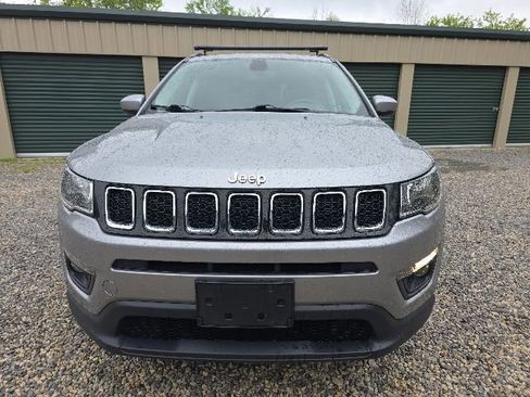 Used 2020 Jeep Compass Latitude w/ Cold Weather Group AWD/4WD image 9