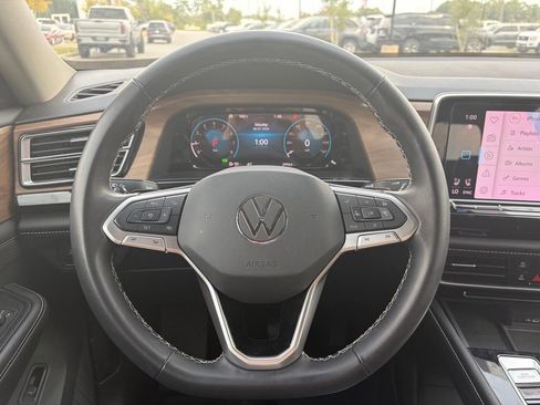 Used 2024 Volkswagen Atlas SE FWD image 20