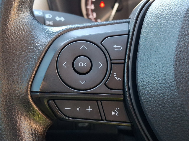 Used 2025 Toyota RAV4 XLE w/ Convenience Package FWD image 21