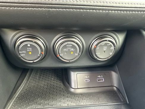 Used 2023 Nissan Z w/ Floor Mat Package (L93) RWD image 33