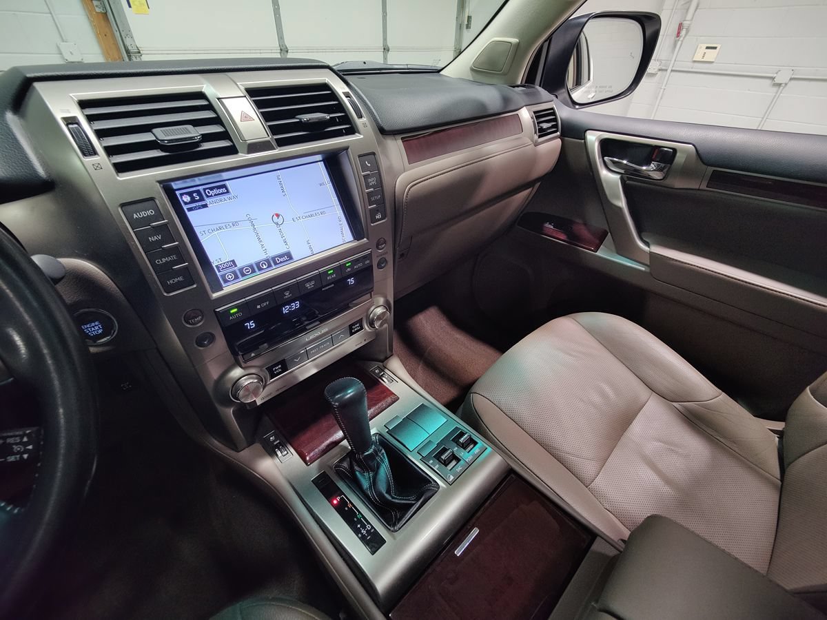 Used 2016 Lexus GX 460 w/ Premium Package AWD/4WD image 31