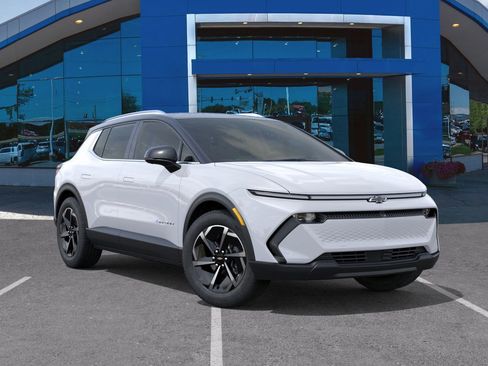 New 2026 Chevrolet Equinox EV LT image 36