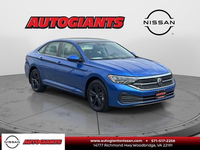 Used 2024 Volkswagen Jetta SE w/ Panoramic Sunroof Package FWD image 1