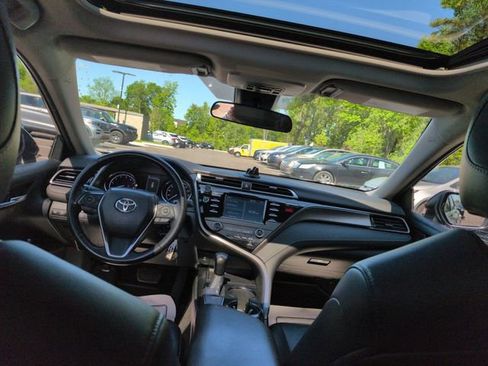Used 2019 Toyota Camry SE FWD image 32