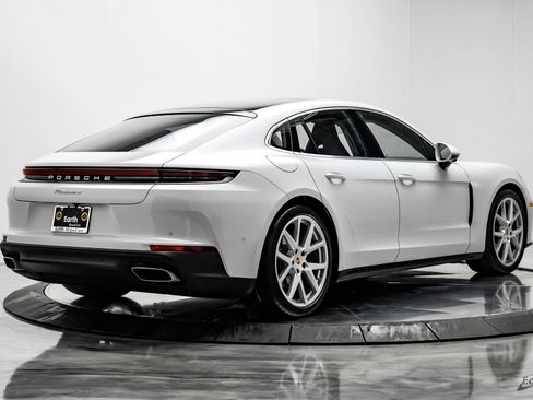 Used 2025 Porsche Panamera w/ Premium Package image 13