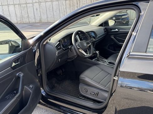 Used 2024 Volkswagen Jetta SE w/ Black Wheel Package image 14