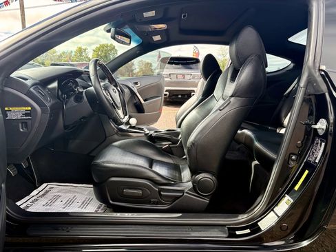 Used 2015 Hyundai Genesis 3.8 image 15