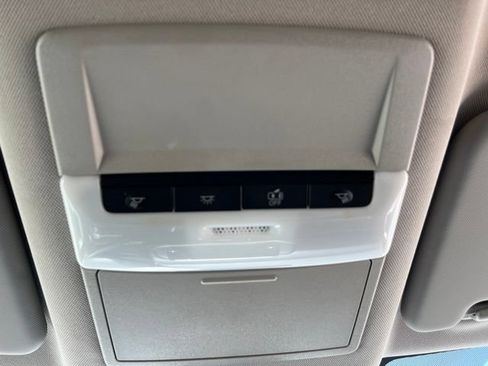 Used 2025 Nissan Rogue S FWD image 18