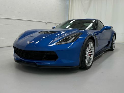 Used 2016 Chevrolet Corvette Z06 w/ 3LZ Preferred Equipment Group image 4