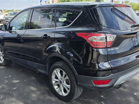 Used 2017 Ford Escape SE FWD image 7