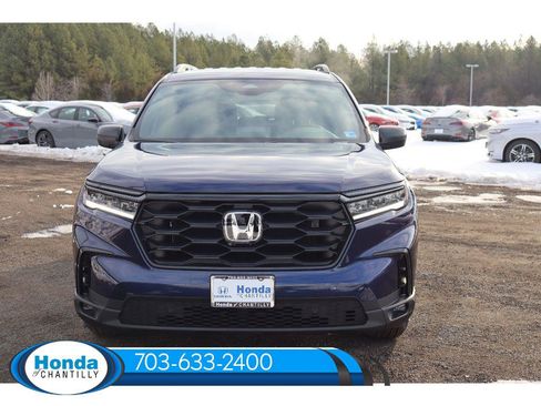 New 2025 Honda Pilot Sport image 2