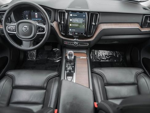 Certified 2023 Volvo XC60 B5 Ultimate w/ Climate Package image 21