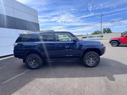 Used 2022 Toyota 4Runner TRD Off-Road Premium w/ TRD Black Wheel Package (TMS) AWD/4WD image 6