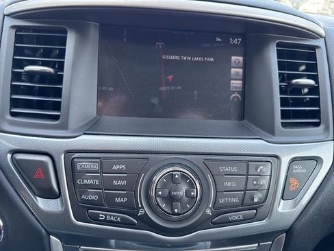 Used 2019 Nissan Pathfinder SL AWD/4WD image 15