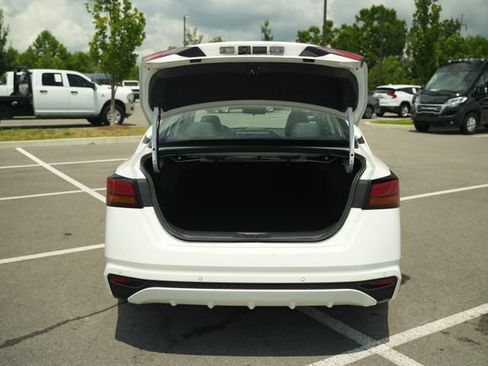 Used 2025 Nissan Altima 2.5 SV FWD image 17