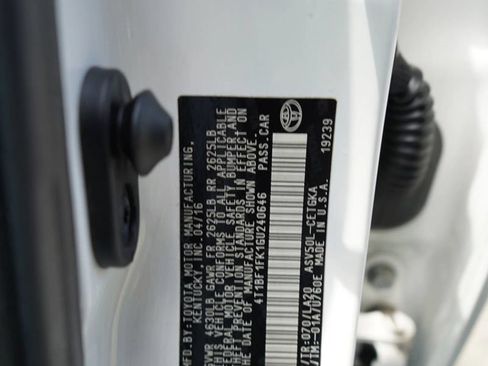 Used 2016 Toyota Camry XLE FWD image 9