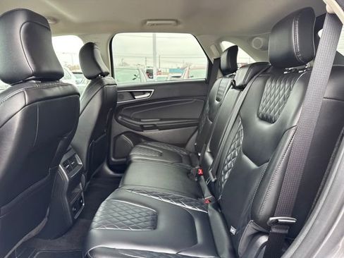 Used 2024 Ford Edge Titanium image 9