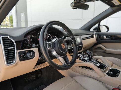 Used 2019 Porsche Cayenne AWD/4WD image 34
