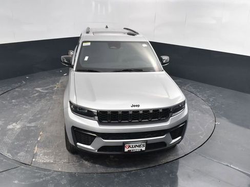 New 2026 Jeep Grand Cherokee Altitude AWD/4WD image 36