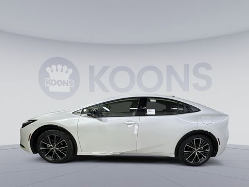 New 2026 Toyota Prius XLE image 2