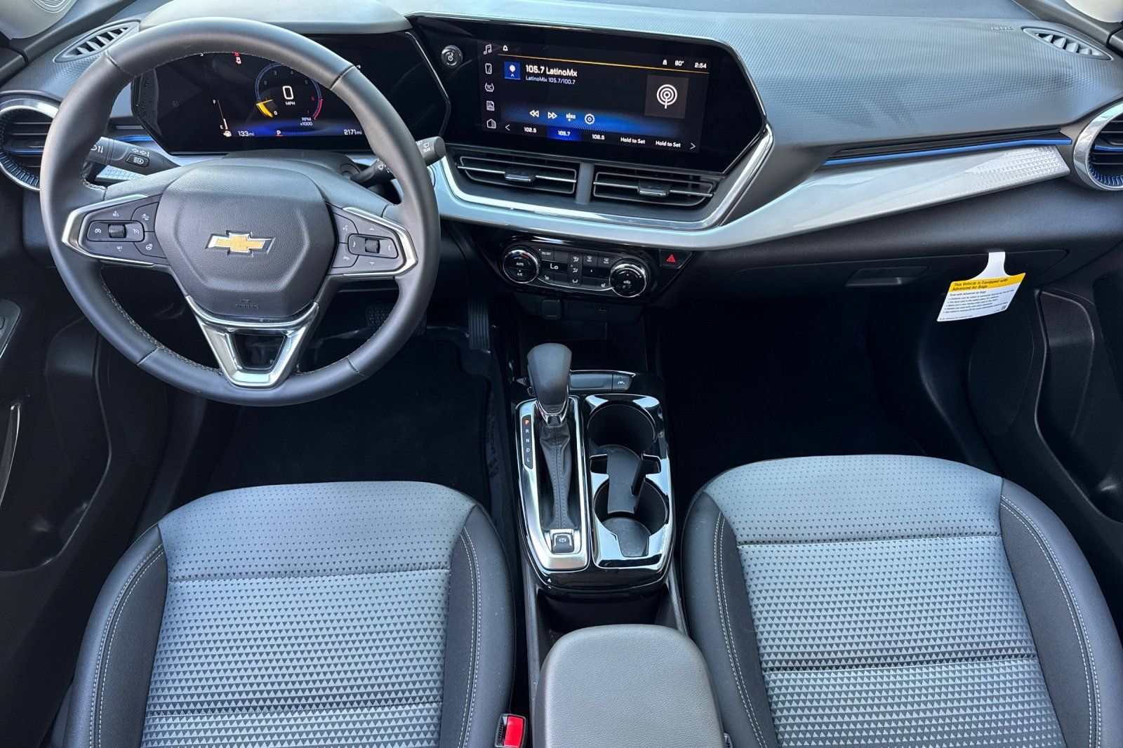 Used 2026 Chevrolet Trax LT w/ LT Convenience Package FWD image 16