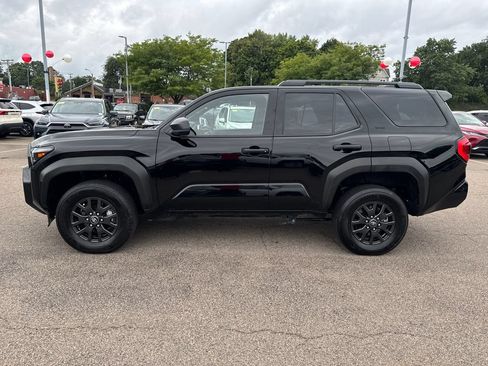 Used 2026 Toyota 4Runner SR5 AWD/4WD image 4