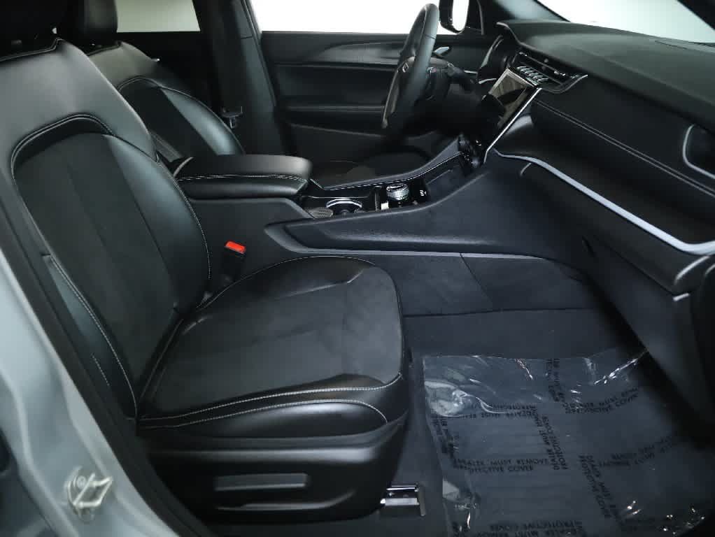 Certified 2024 Jeep Grand Cherokee Altitude AWD/4WD image 33