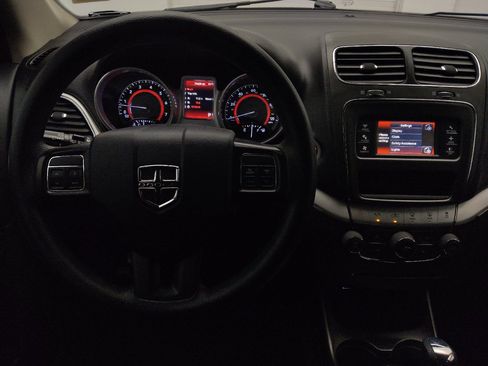 Used 2020 Dodge Journey SE FWD image 22