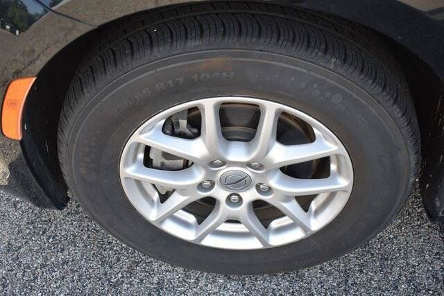 Used 2024 Chrysler Voyager LX FWD image 15
