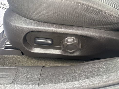 Used 2014 Ford Taurus SEL w/ Equipment Group 201A AWD/4WD image 23