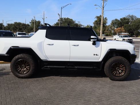 Certified 2022 GMC Hummer EV Edition 1 w/ LPO, Illumination Package image 9
