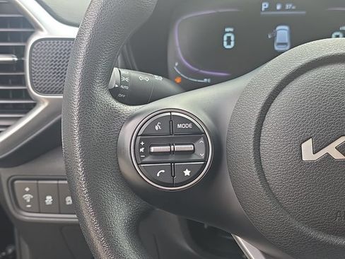 Used 2023 Kia Soul LX w/ LX Technology Package FWD image 19