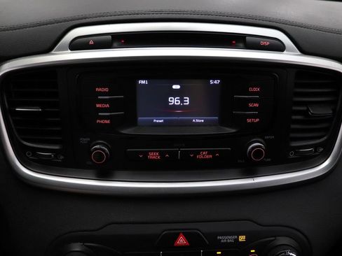 Used 2017 Kia Sorento AWD image 21